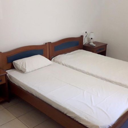 Theofilos Appartements Livadi  Oda fotoğraf