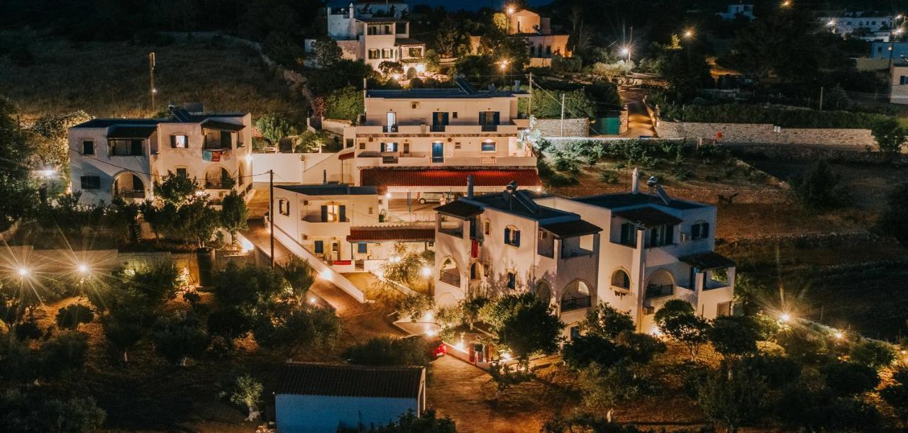 Theofilos Appartements Livadi  Dış mekan fotoğraf