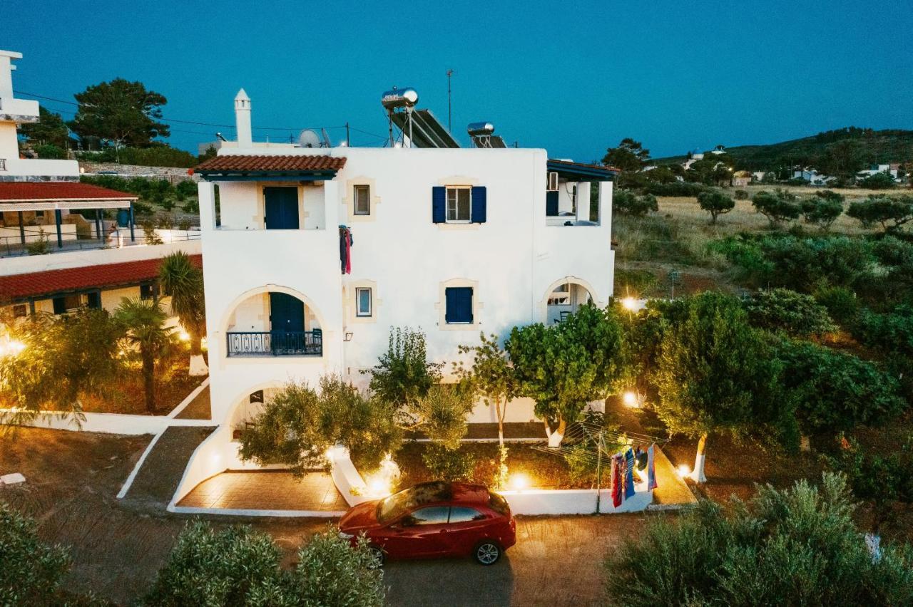 Theofilos Appartements Livadi  Dış mekan fotoğraf