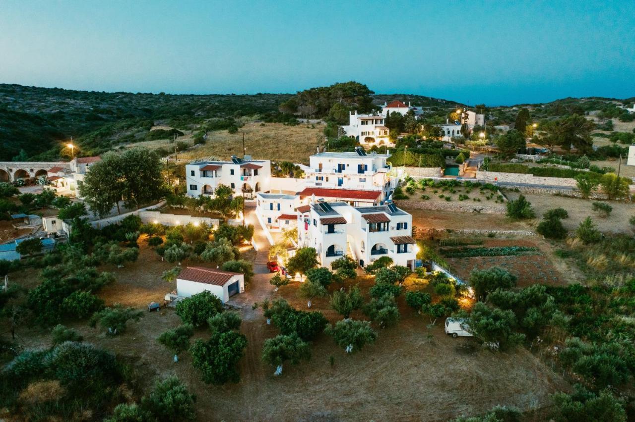 Theofilos Appartements Livadi  Dış mekan fotoğraf