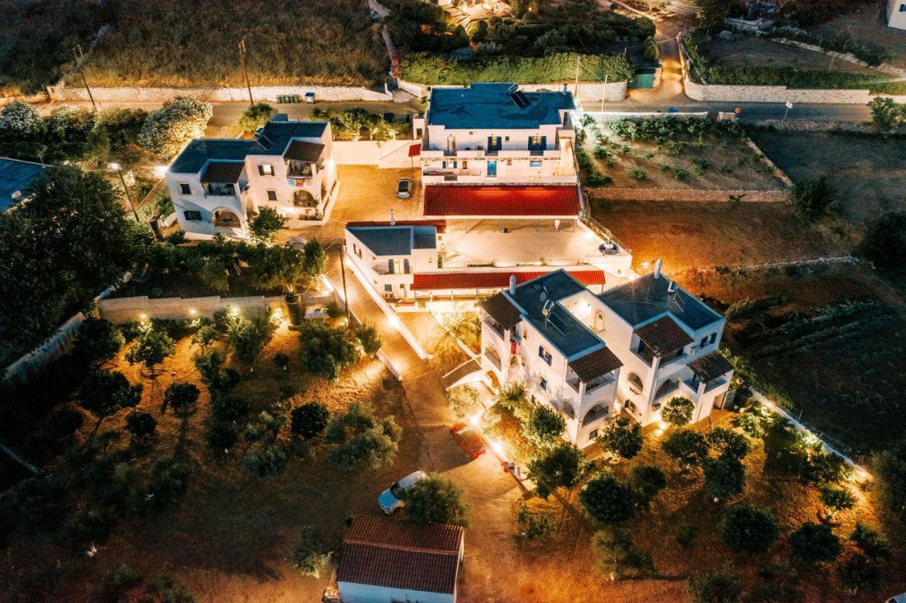 Theofilos Appartements Livadi  Dış mekan fotoğraf