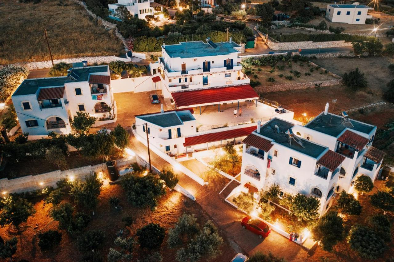 Theofilos Appartements Livadi  Dış mekan fotoğraf