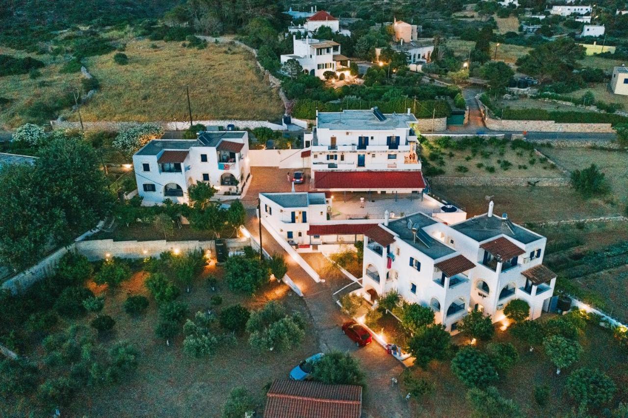 Theofilos Appartements Livadi  Dış mekan fotoğraf