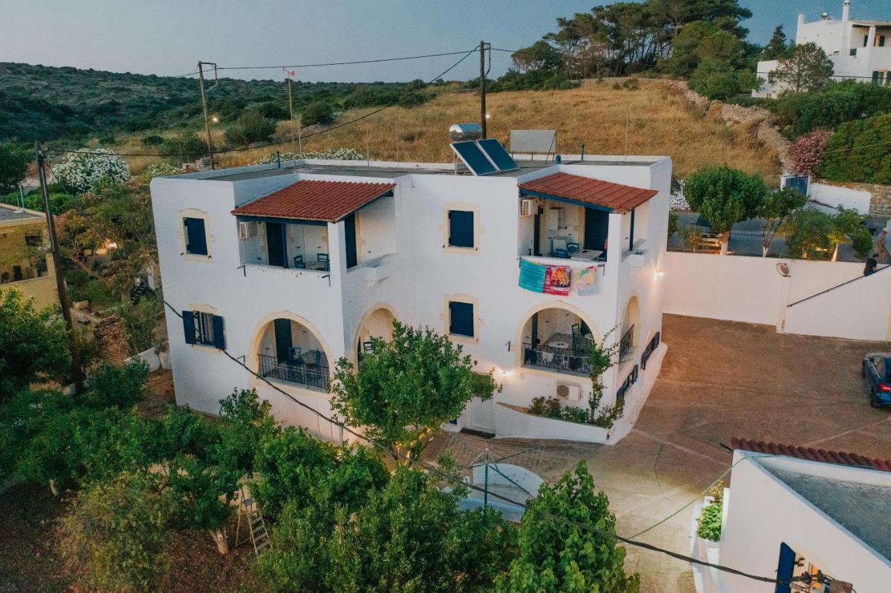 Theofilos Appartements Livadi  Dış mekan fotoğraf