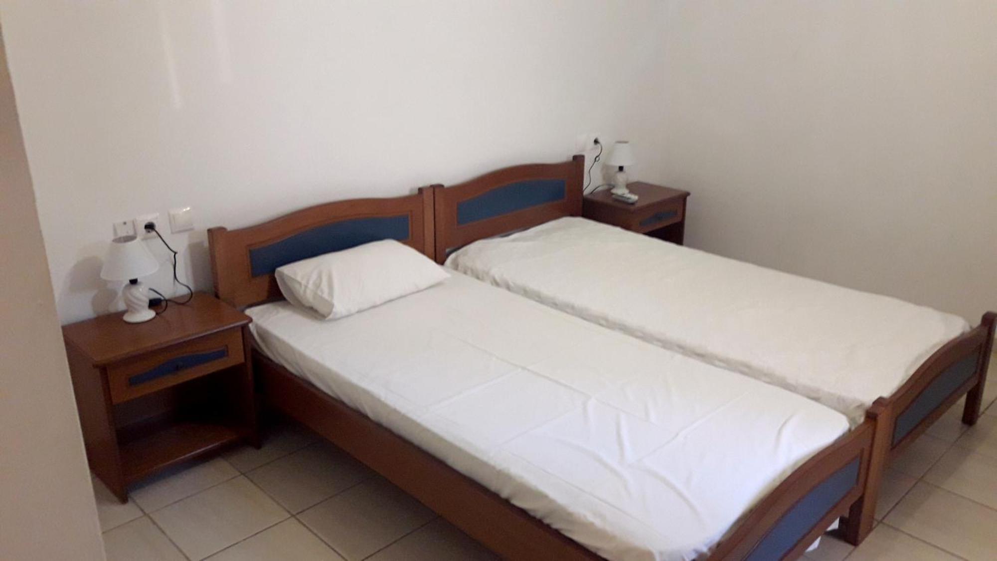Theofilos Appartements Livadi  Oda fotoğraf