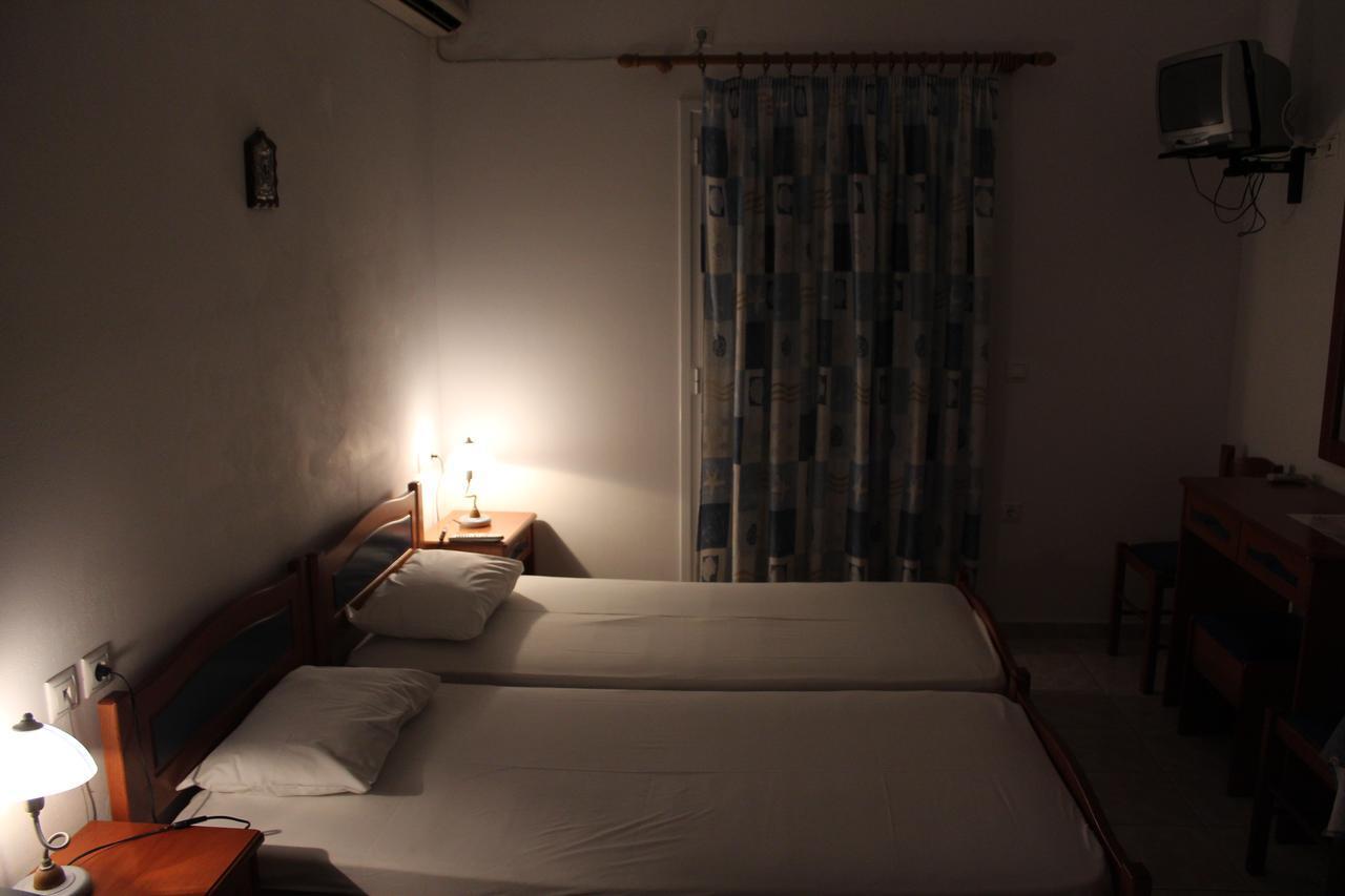 Theofilos Appartements Livadi  Dış mekan fotoğraf