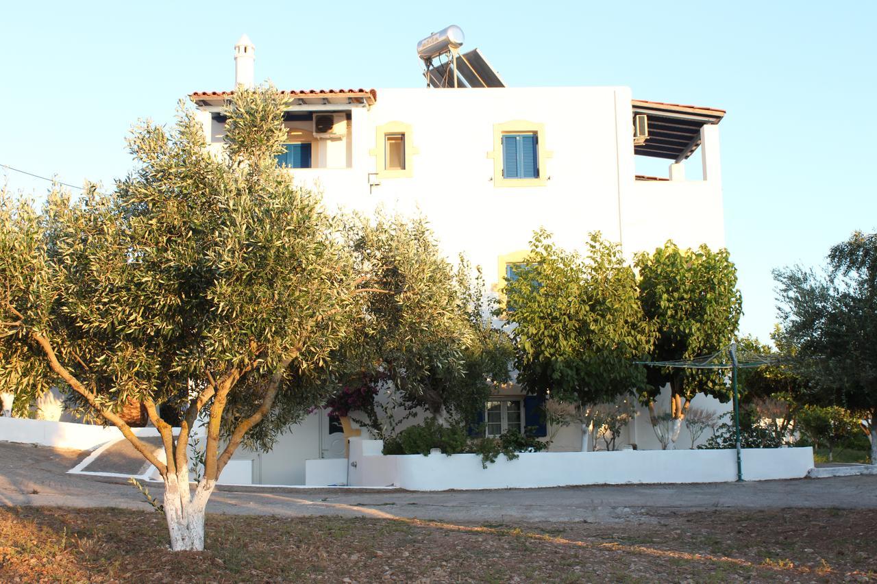 Theofilos Appartements Livadi  Dış mekan fotoğraf