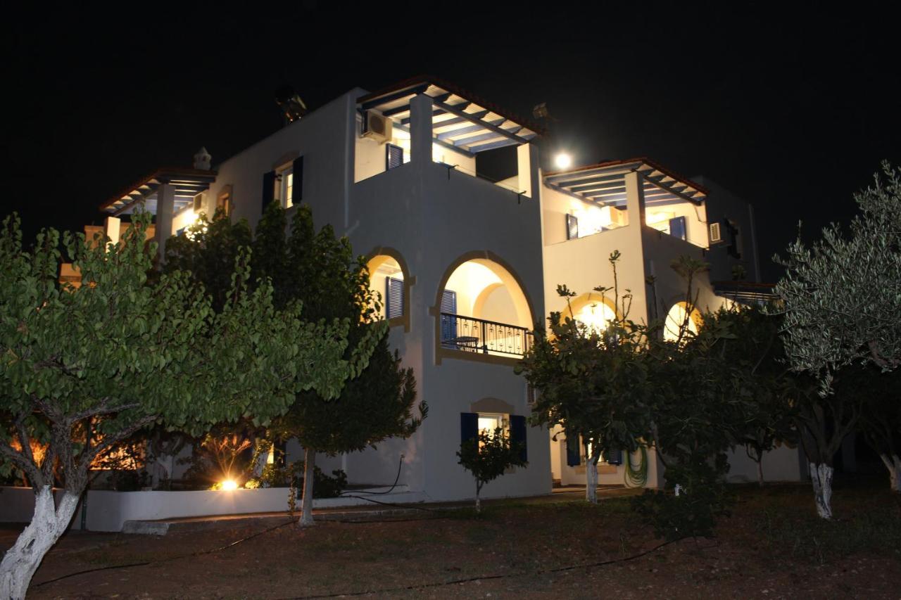Theofilos Appartements Livadi  Dış mekan fotoğraf