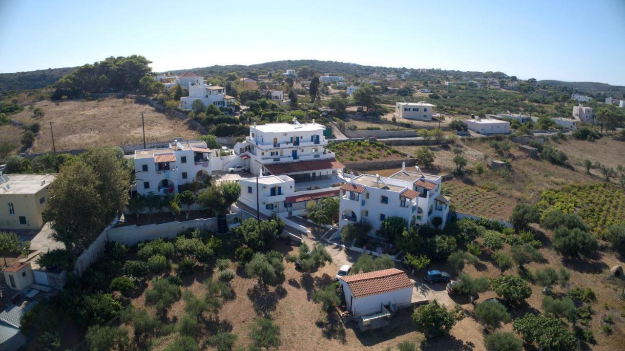 Theofilos Appartements Livadi  Dış mekan fotoğraf