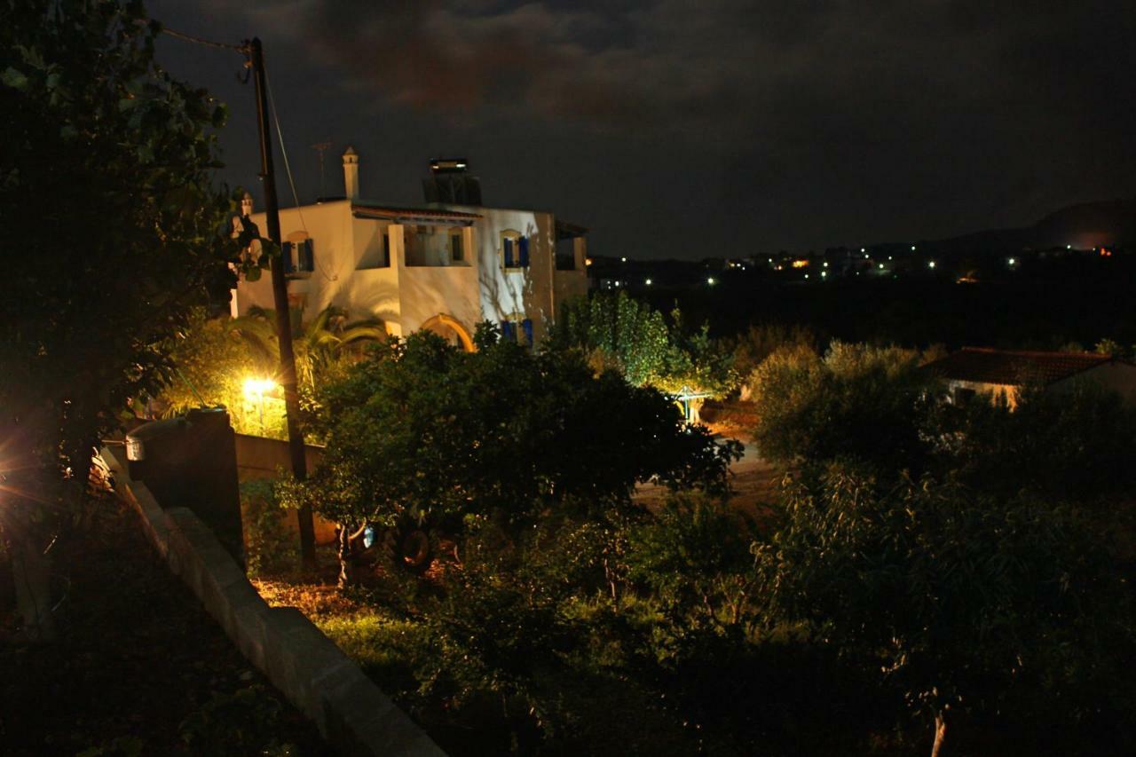 Theofilos Appartements Livadi  Dış mekan fotoğraf