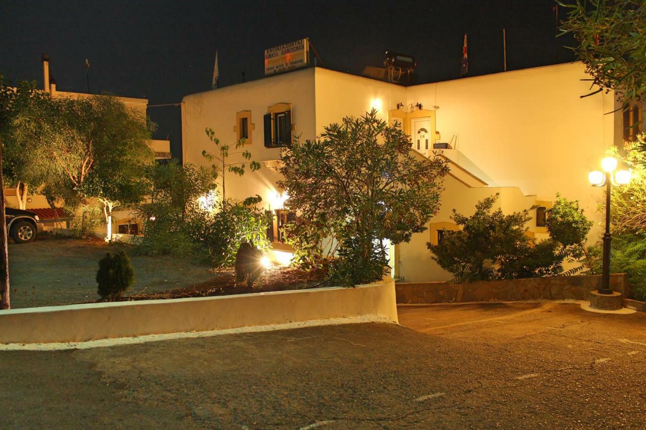 Theofilos Appartements Livadi  Dış mekan fotoğraf