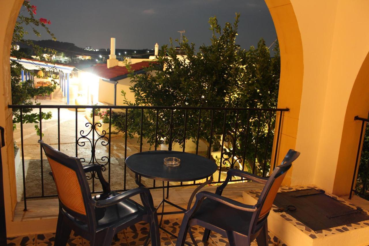 Theofilos Appartements Livadi  Dış mekan fotoğraf